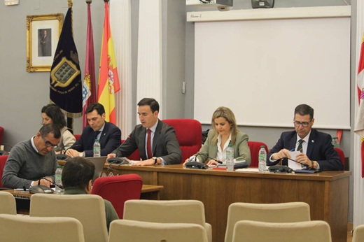 Bancada presidencial del pleno // Foto: Paula de la Fuente